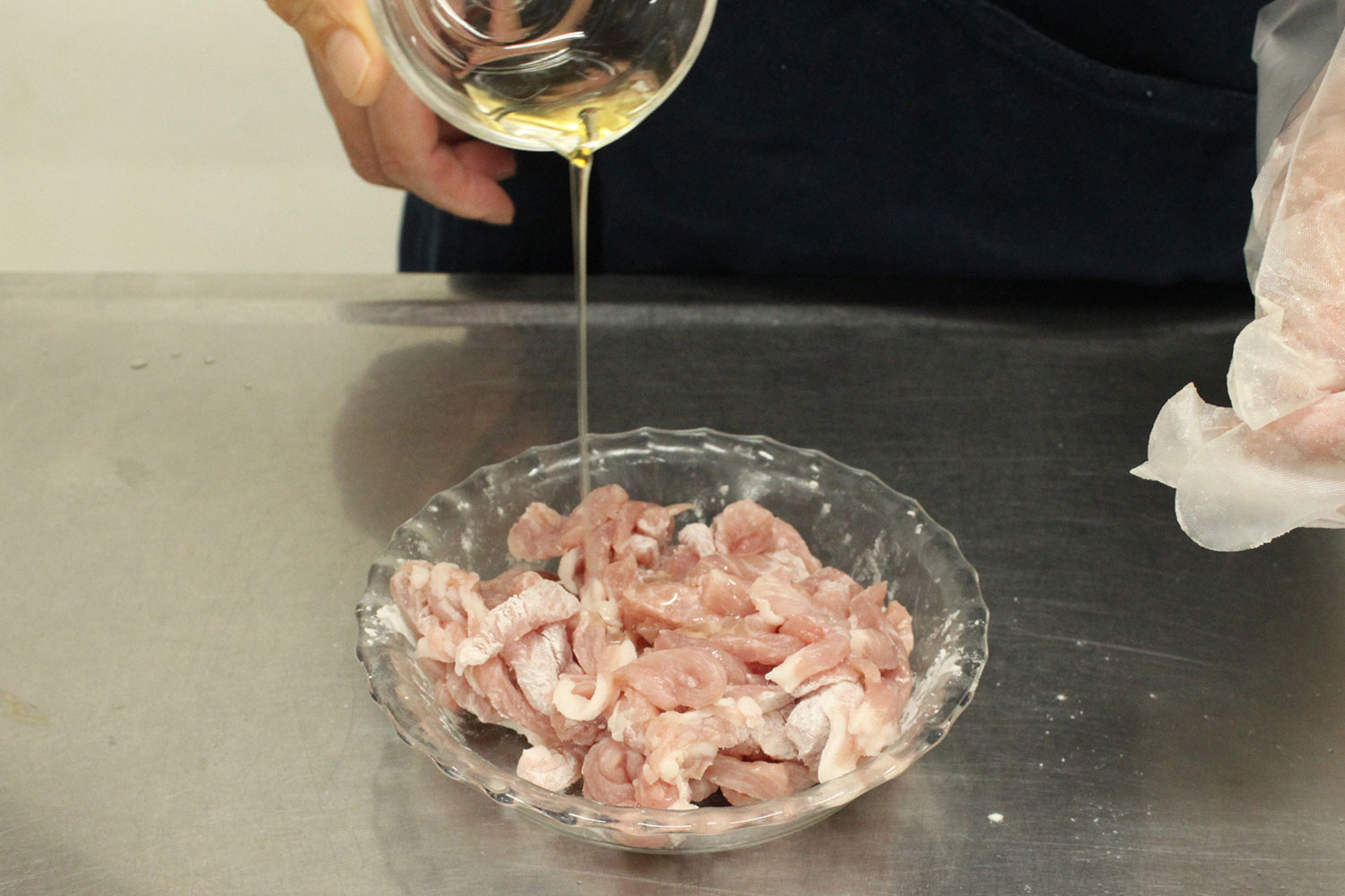 片栗粉をまぶす