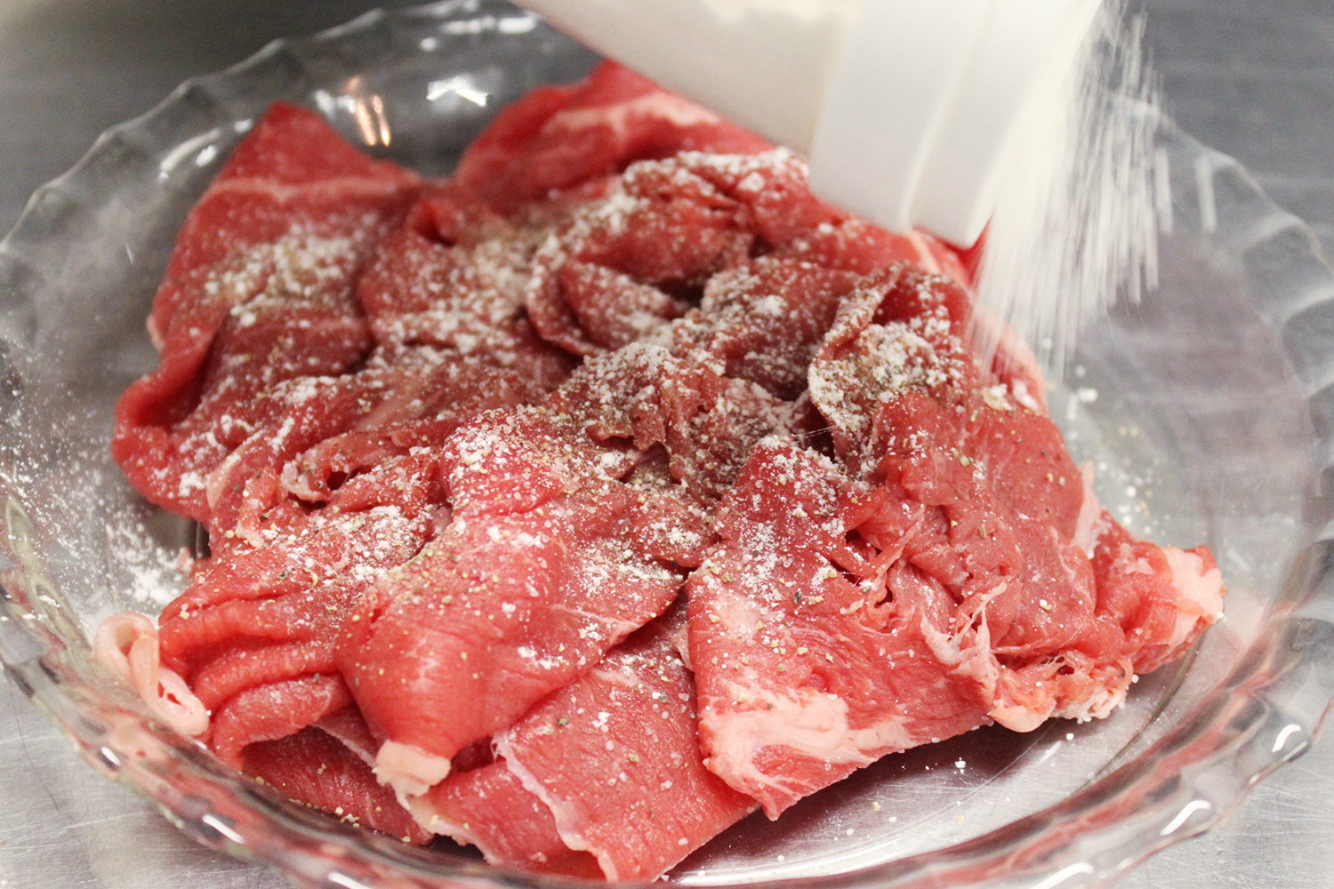 もも肉に味付け