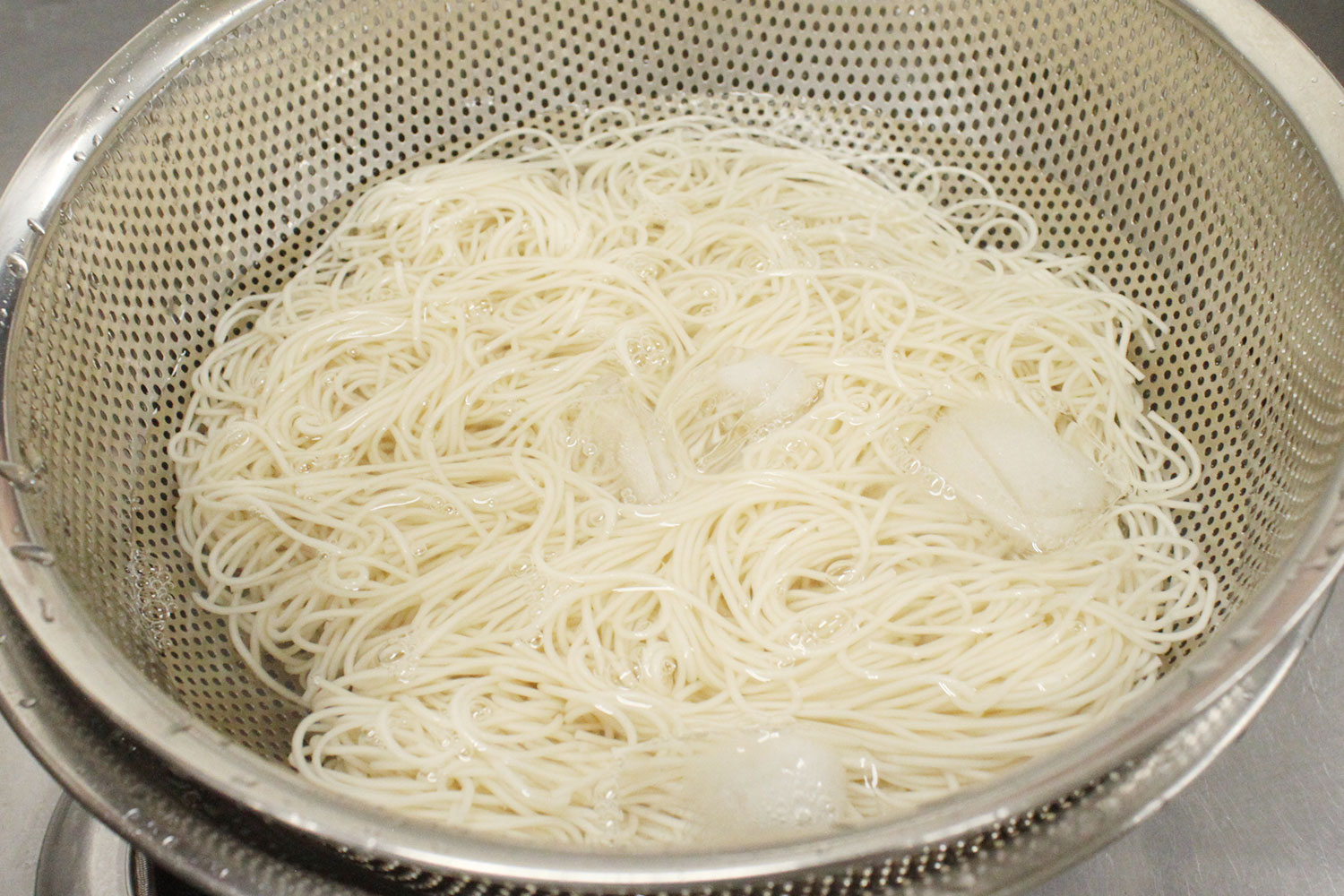素麺を冷やす