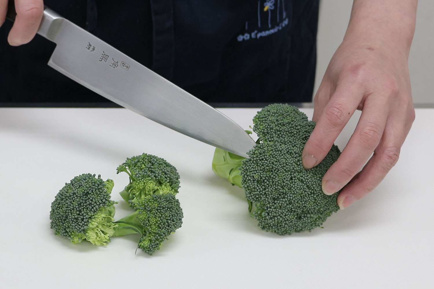 真子の水気を切る