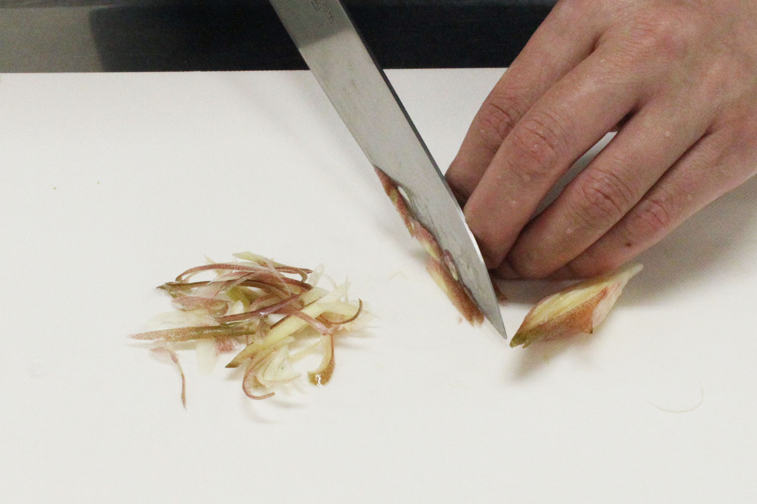 アボカドを切る