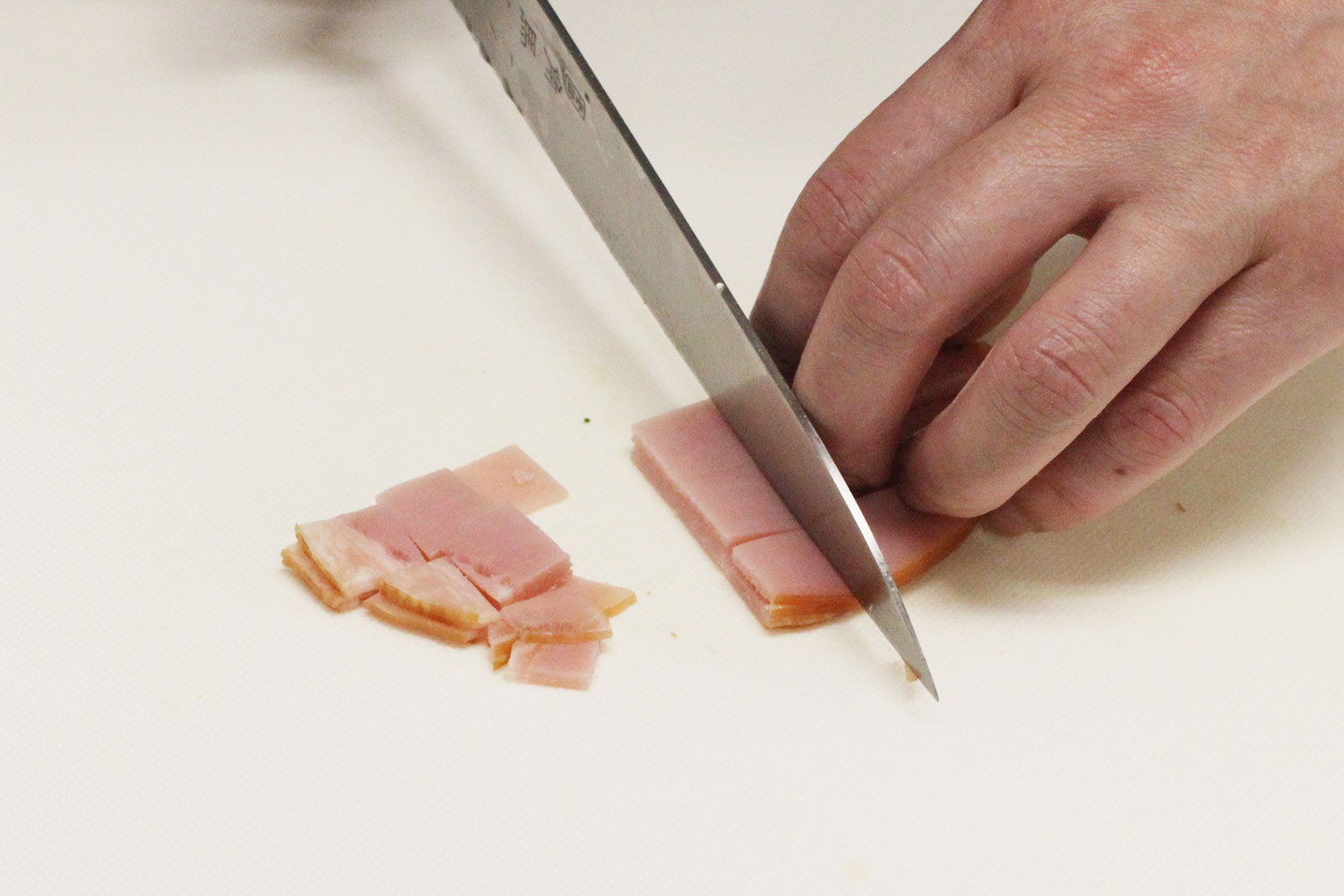 ハムを切る