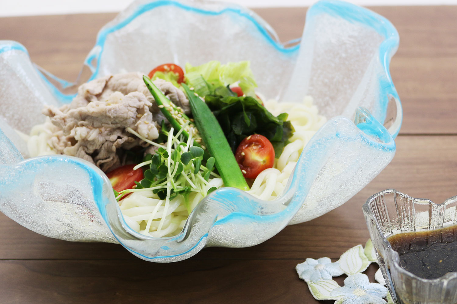 冷しサラダうどん