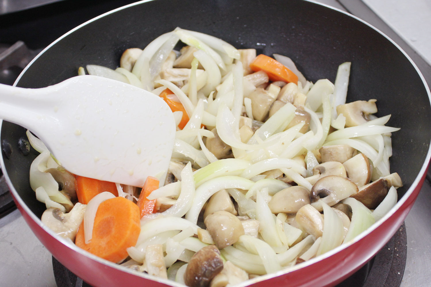 焦がさないように混ぜる