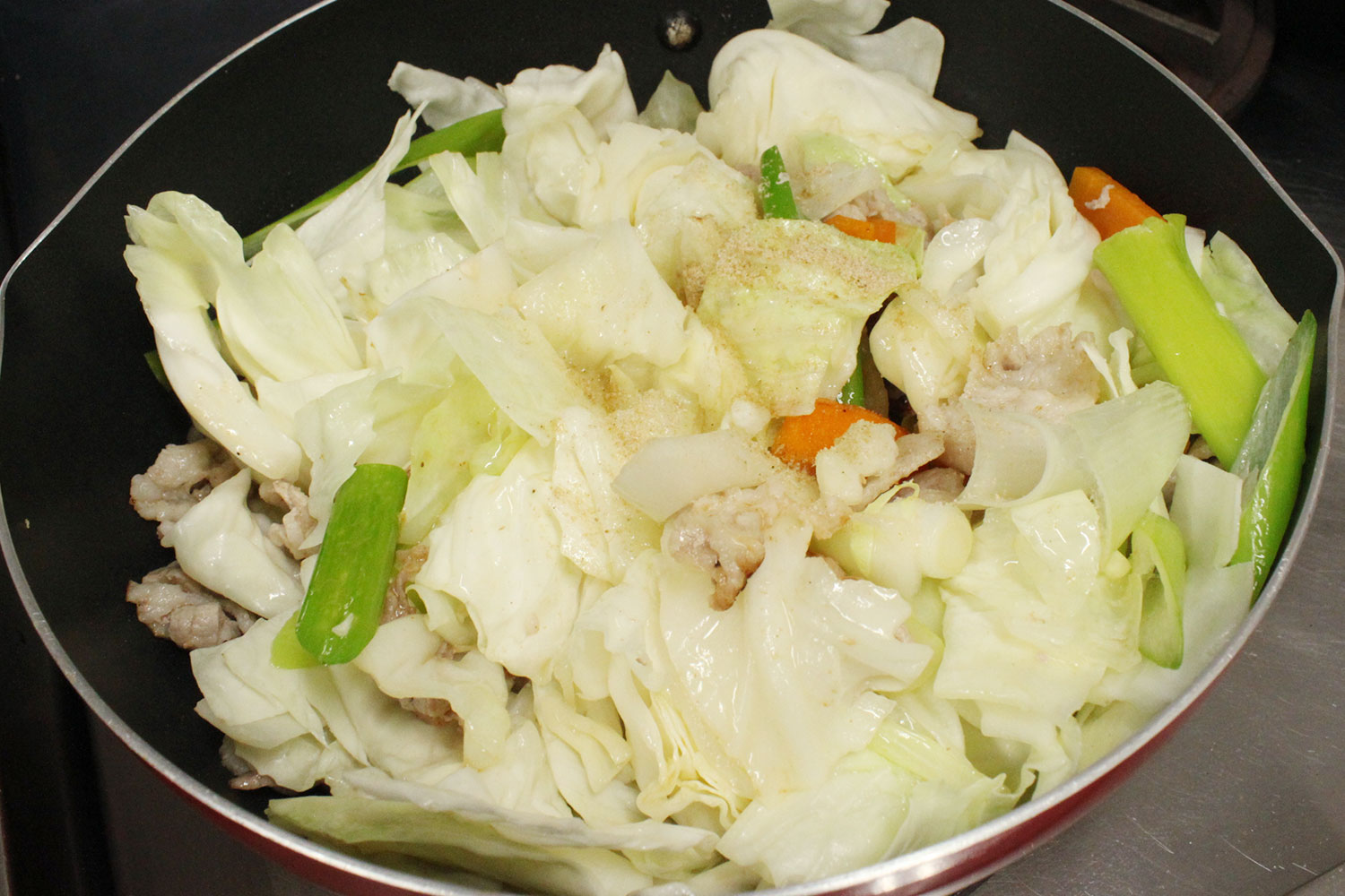 残りの野菜を加える