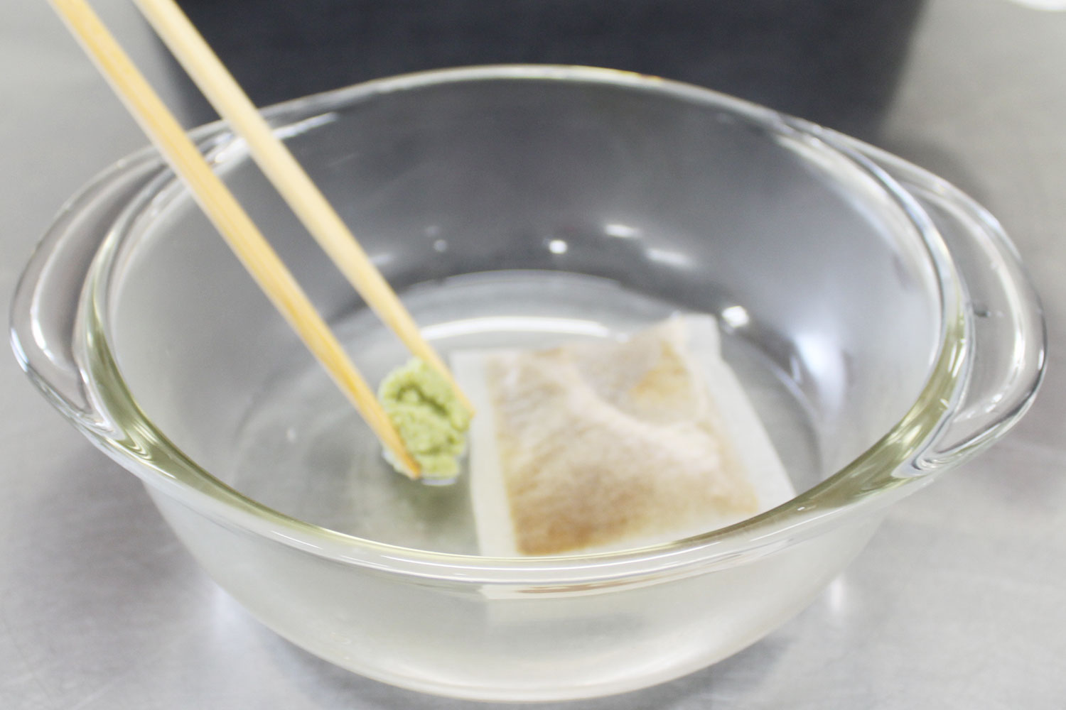 わさびを加える